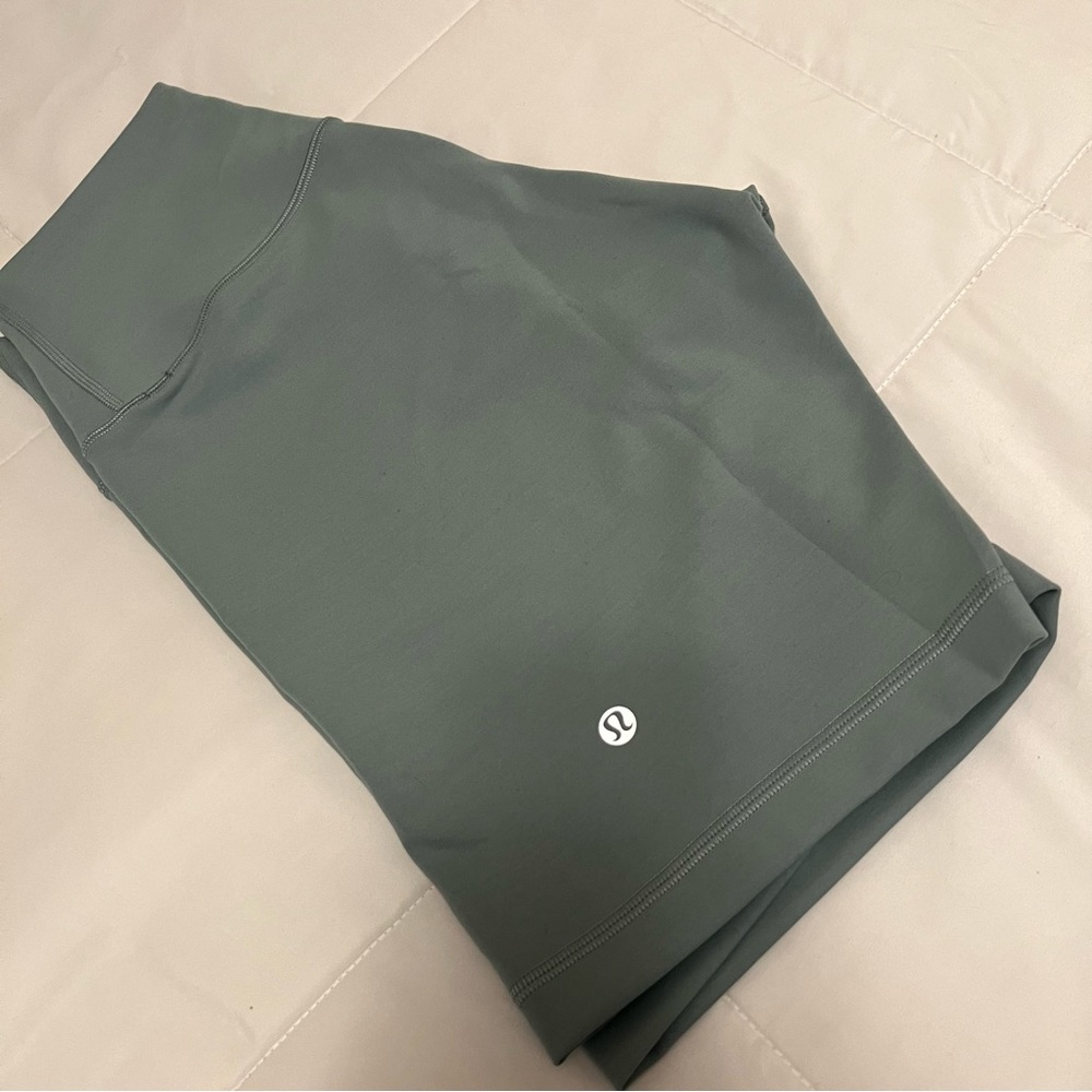 -Wunder Train Contour Fit 8” Shorts